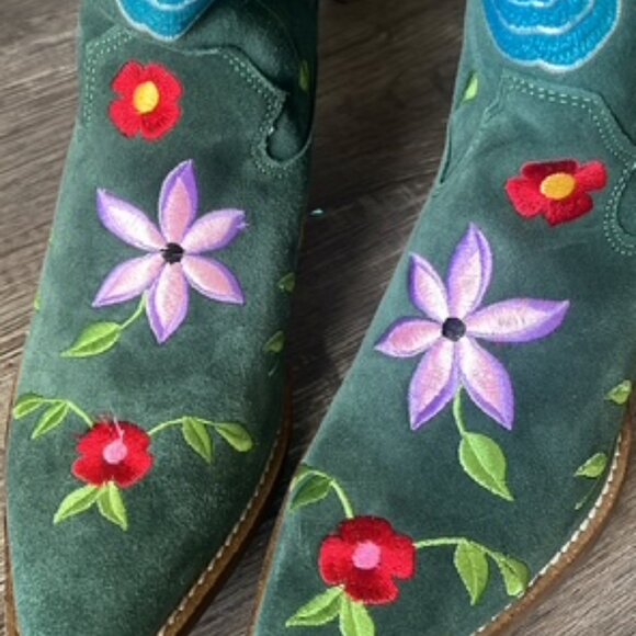 8 Dingo Green Suede floral flowers embroidered Western boots boho vintage cute - Picture 2 of 5